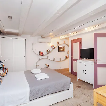 Potkova Apartman *